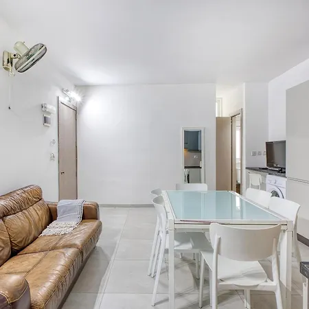 Spacious Paceville Getaway Near & Schools By 360 Estates *