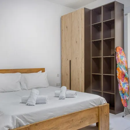 Appartamento Spacious Paceville Getaway Near & Schools By 360 Estates San Giuliano