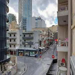 Апартаменты Spacious Paceville Getaway Near & Schools By 360 Estates