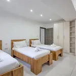 Апартаменты Spacious Paceville Getaway Near & Schools By 360 Estates *