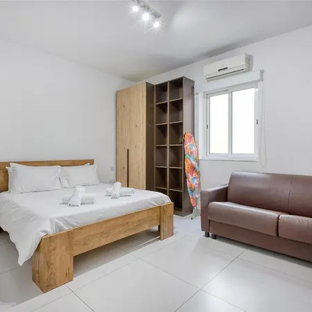 Apartment Spacious Paceville Getaway Near & Schools By 360 Estates