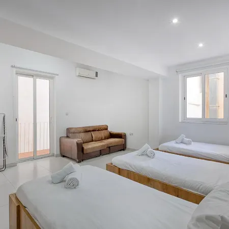 Apartman Spacious Paceville Getaway Near & Schools By 360 Estates *