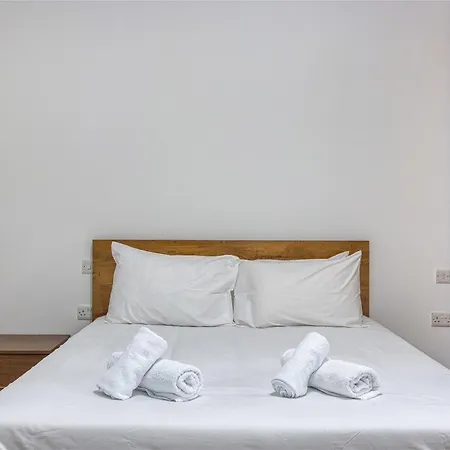 아파트 Spacious Paceville Getaway Near & Schools By 360 Estates