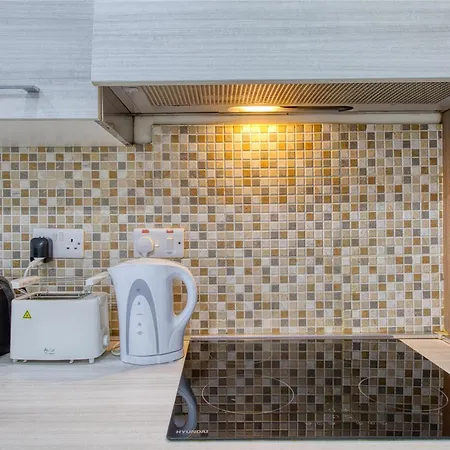 Spacious Paceville Getaway Near & Schools By 360 Estates 아파트