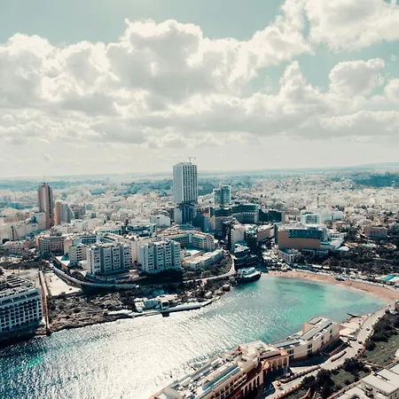 Apartment Spacious Paceville Getaway Near & Schools By 360 Estates *