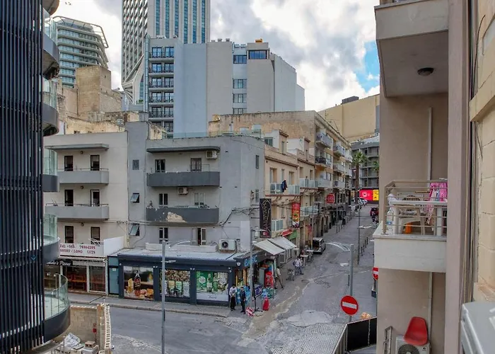 Apartman Spacious Paceville Getaway Near & Schools By 360 Estates