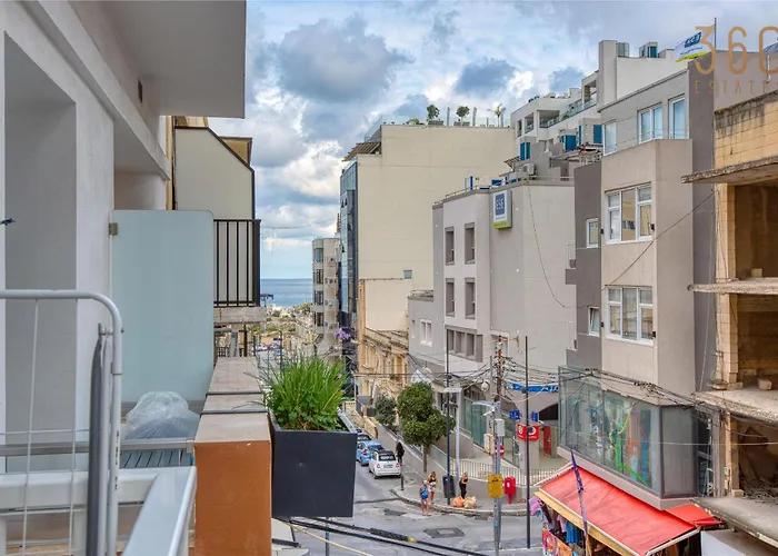 Spacious Paceville Getaway Near Beach&schools By 360 Estates