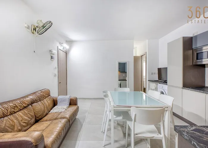 Spacious Paceville Getaway Near & Schools By 360 Estates *