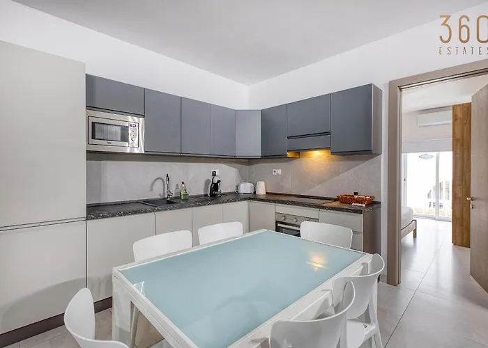 Spacious Paceville Getaway Near Beach&schools By 360 Estates San Julián