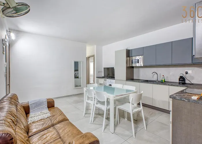 Spacious Paceville Getaway Near & Schools By 360 Estates Apartman *