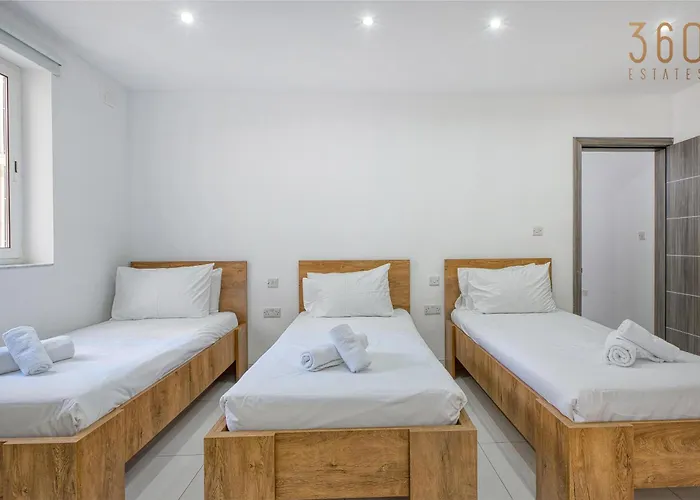 Spacious Paceville Getaway Near Beach&schools By 360 Estates *