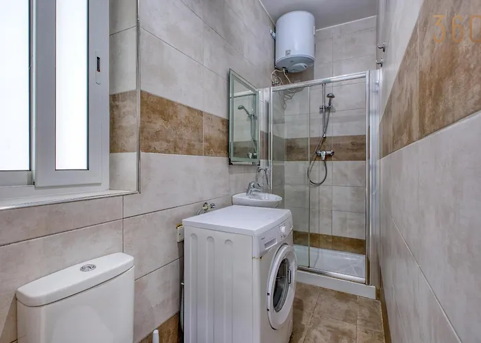 Spacious Paceville Getaway Near Beach&schools By 360 Estates *