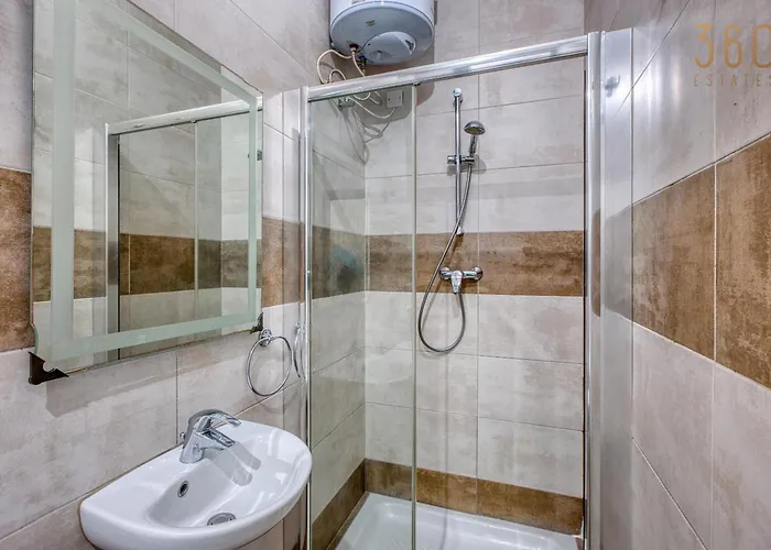 Spacious Paceville Getaway Near & Schools By 360 Estates Apartman San Ġiljan