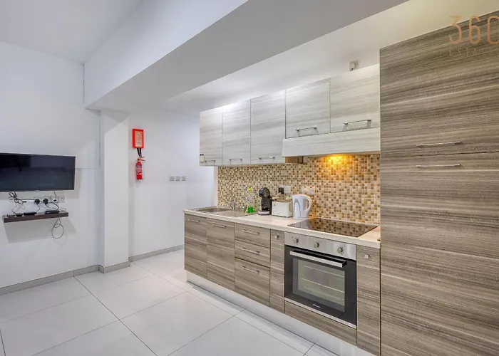 Apartman Spacious Paceville Getaway Near & Schools By 360 Estates *