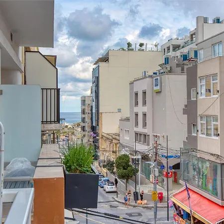 Spacious Paceville Getaway Near Beach&schools By 360 Estates