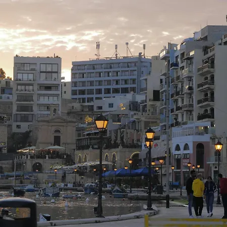 Spacious Paceville Getaway Near Beach&schools By 360 Estates